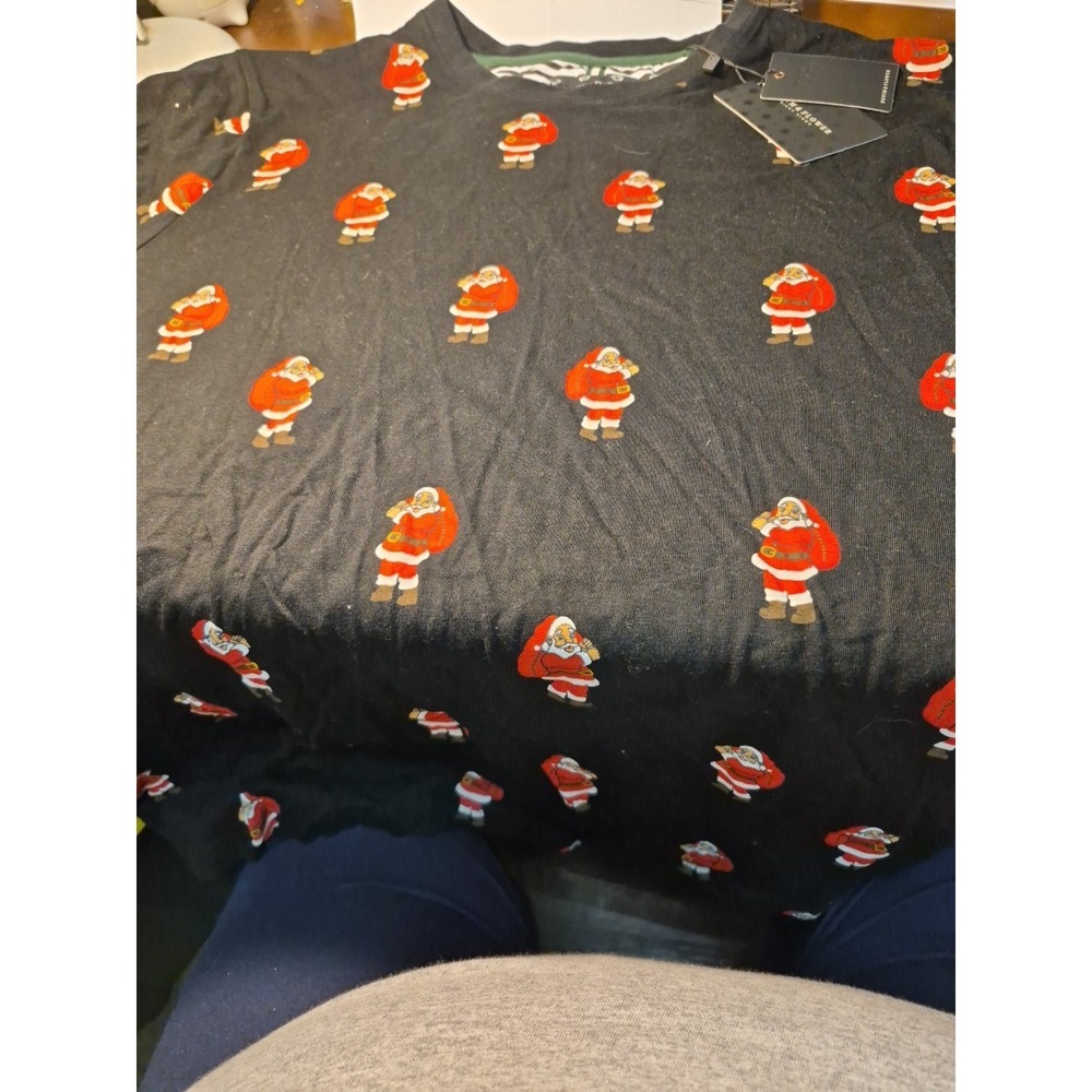 Denim and Flower Men's Short Sleeve T Shirt Santa Repeat Pattern Size XL